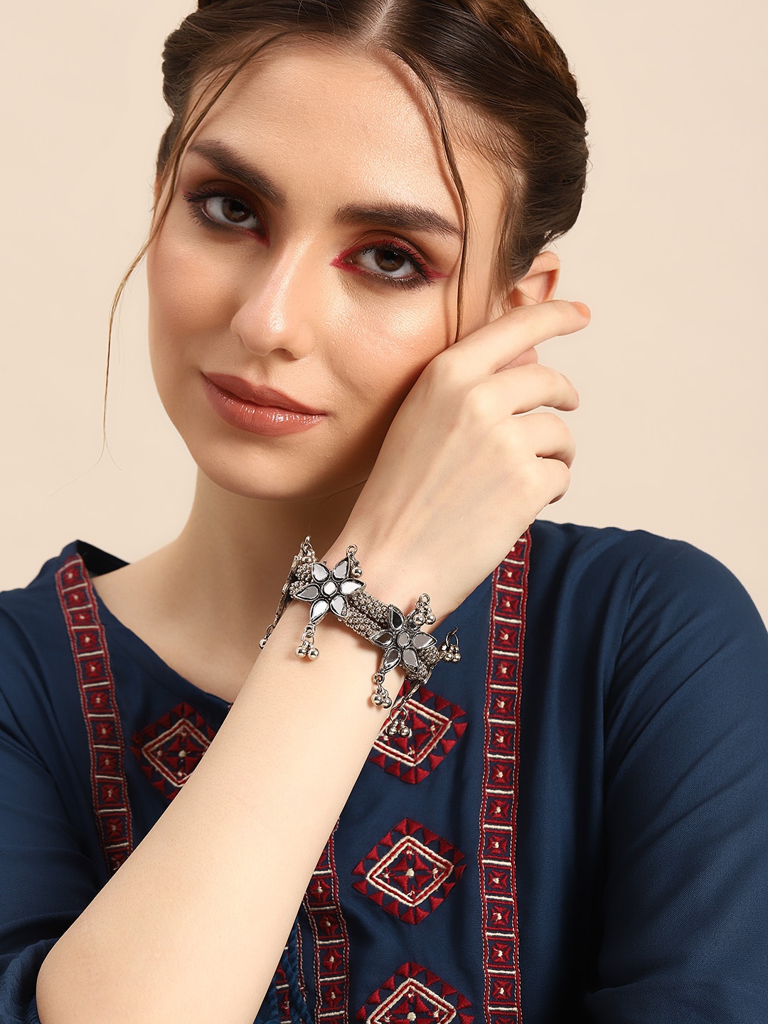 

Sangria Women Silver-Plated Charm Bracelet