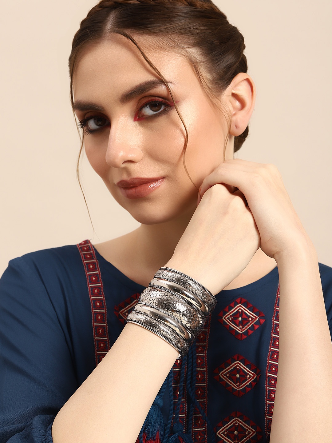 

Sangria Women Silver-Plated Cuff Bracelet