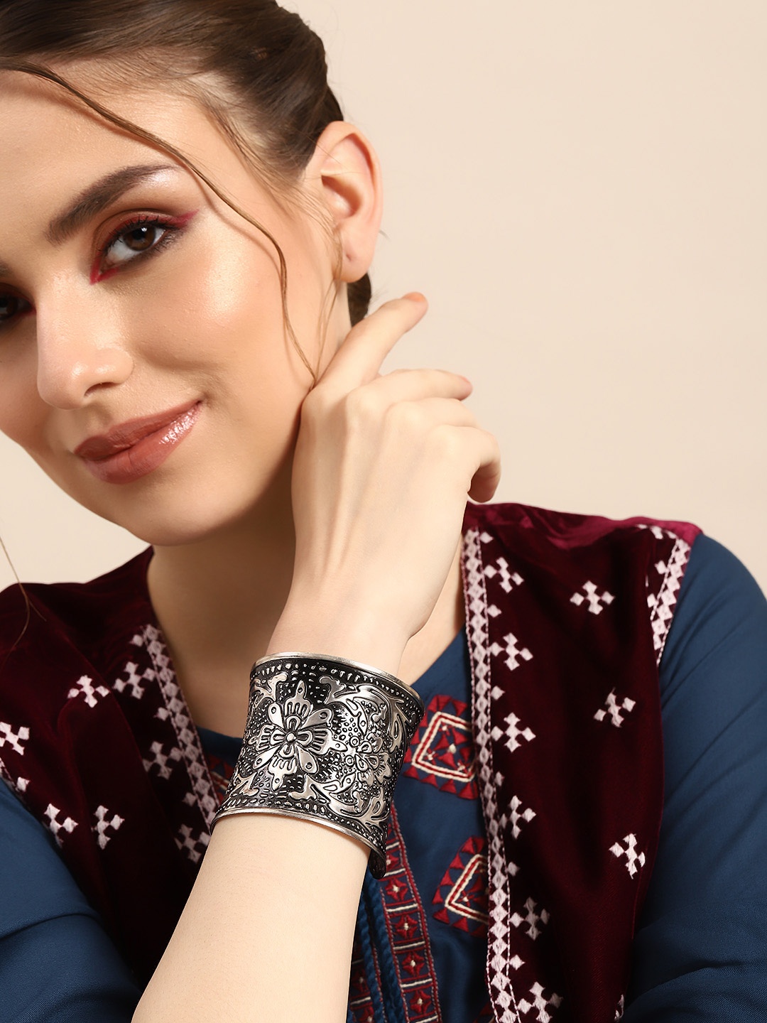 

Sangria Women Silver-Plated Cuff Bracelet