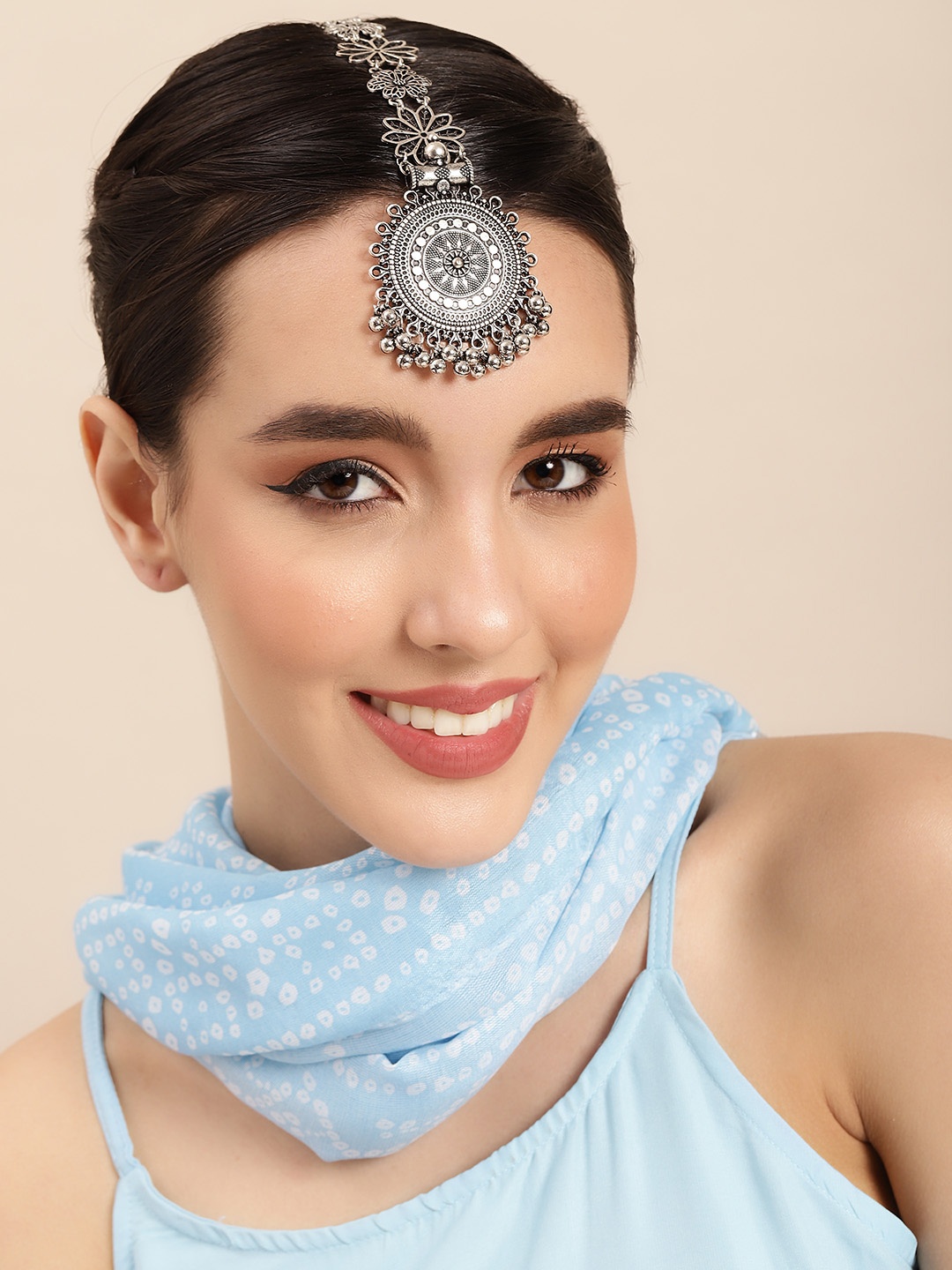 

Anouk Silver-Plated Oxidized Floral-Charm Maang Tikka