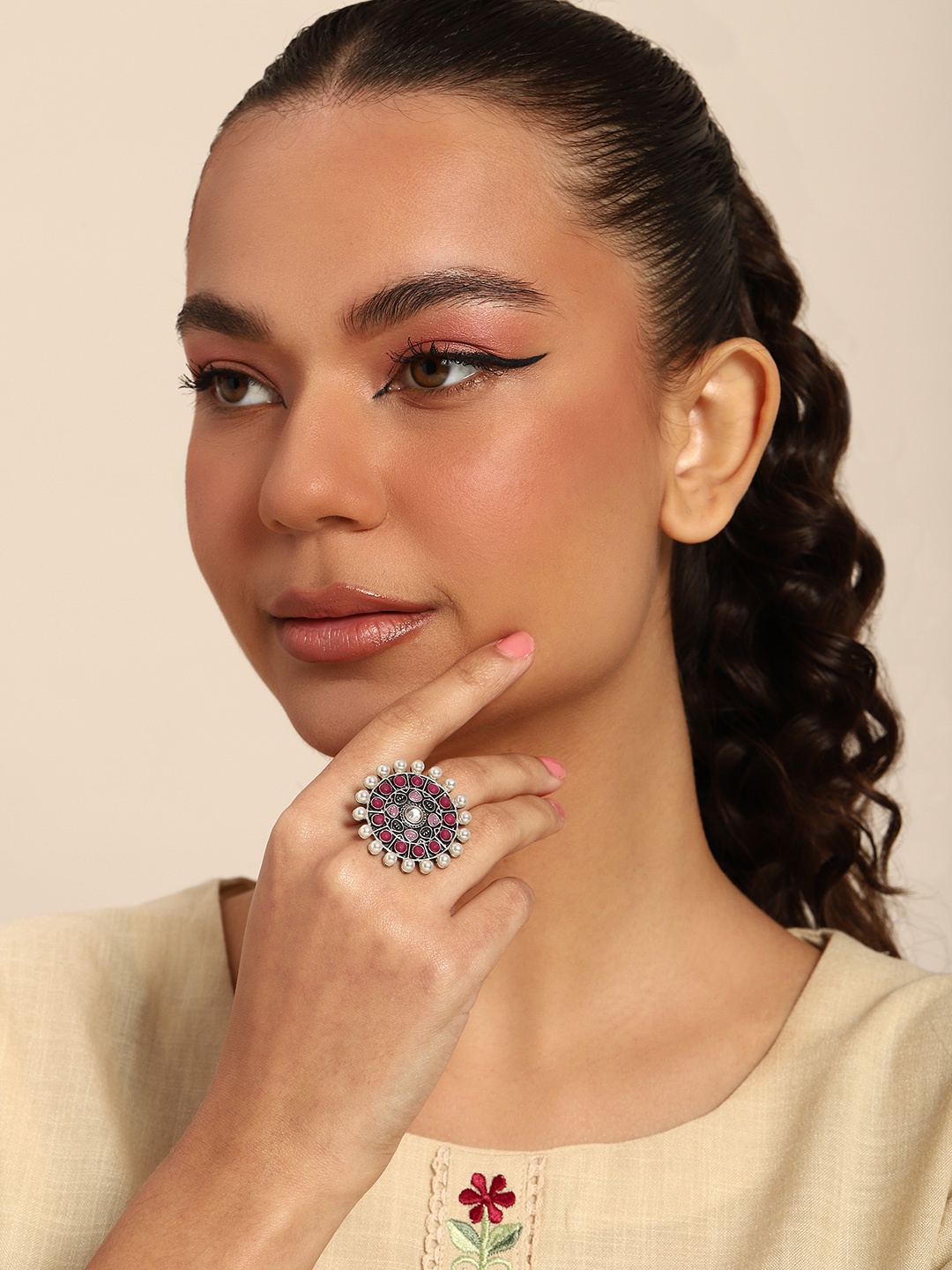 

Sangria Women Silver-Plated Finger Ring