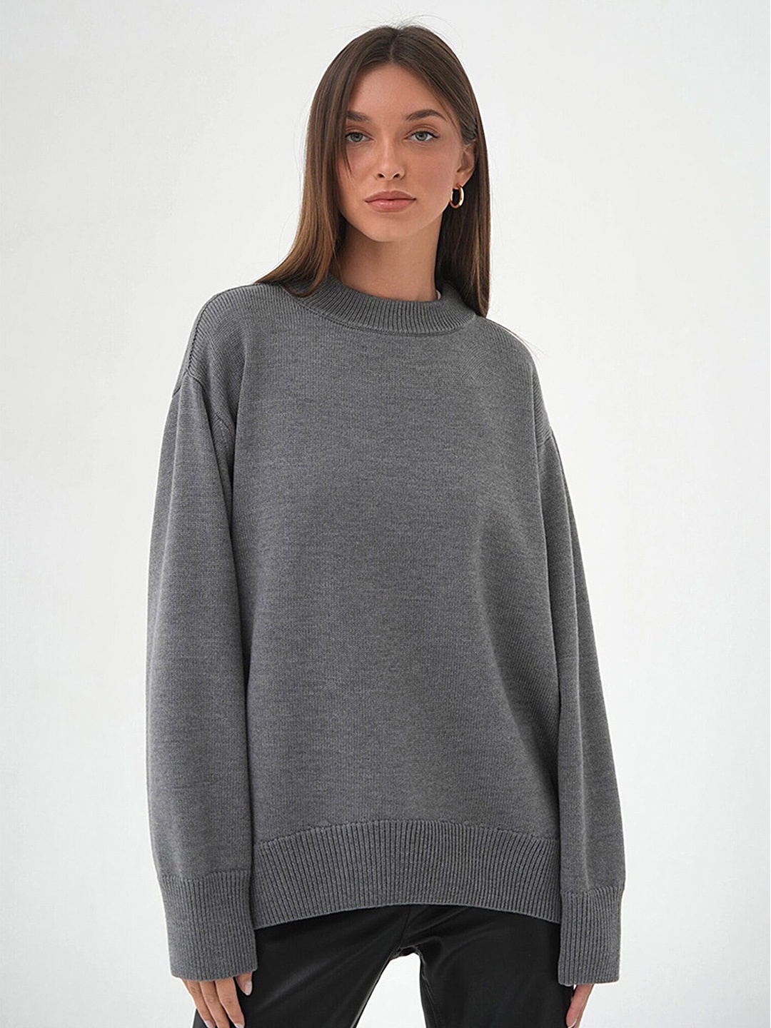 

LULU & SKY Round Neck Pullover, Grey