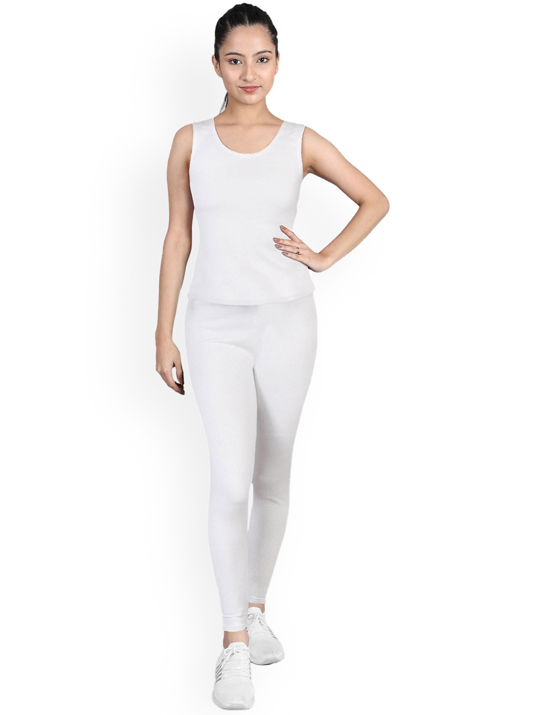 

DChica Round Neck Cotton Thermal Set, White