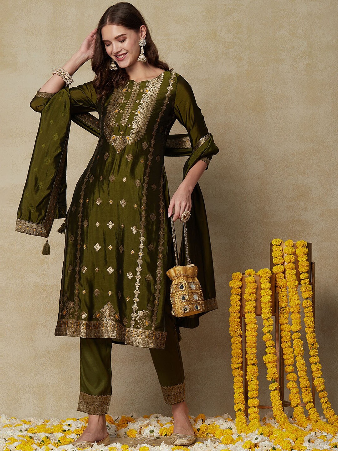 

FASHOR Green Ethnic Motifs Woven Design Straight Kurta & Trousers With Dupatta