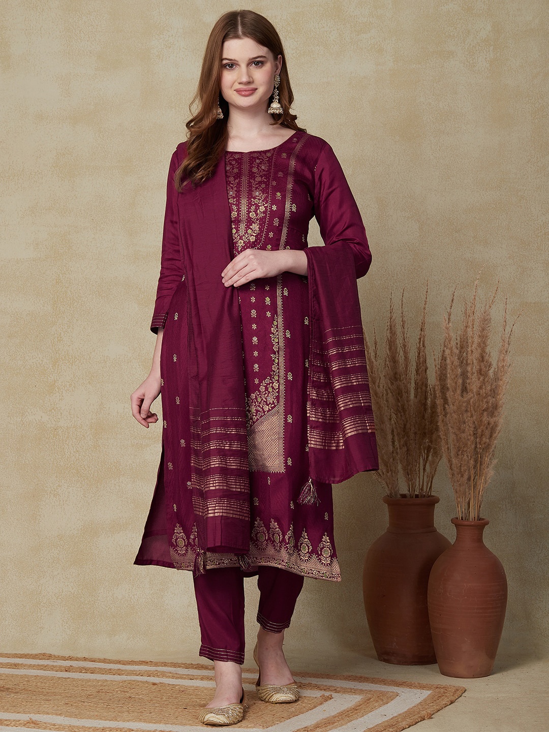

FASHOR Burgundy Floral Printed Round Neck Regular Kurta With Trousers & Dupatta