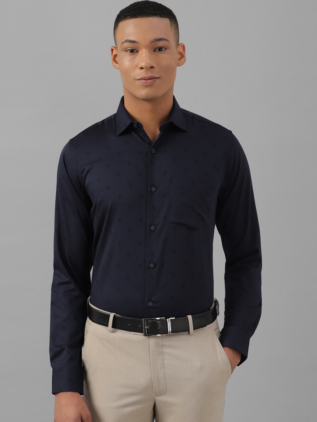 

Allen Solly Slim Fit Paisley Printed Pure Cotton Formal Shirt, Navy blue