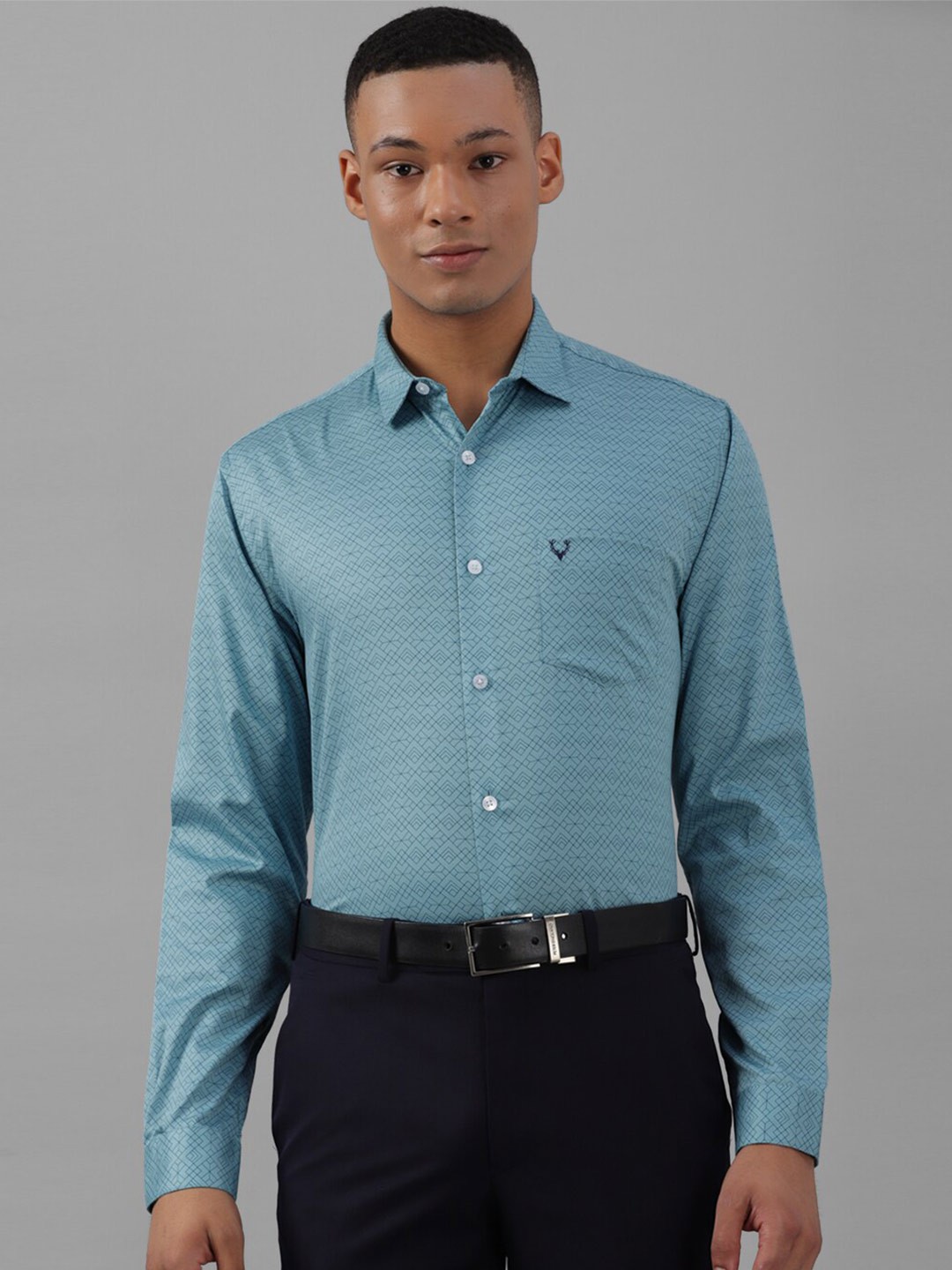 

Allen Solly Slim Fit Opaque Geometric Printed Pure Cotton Formal Shirt, Blue