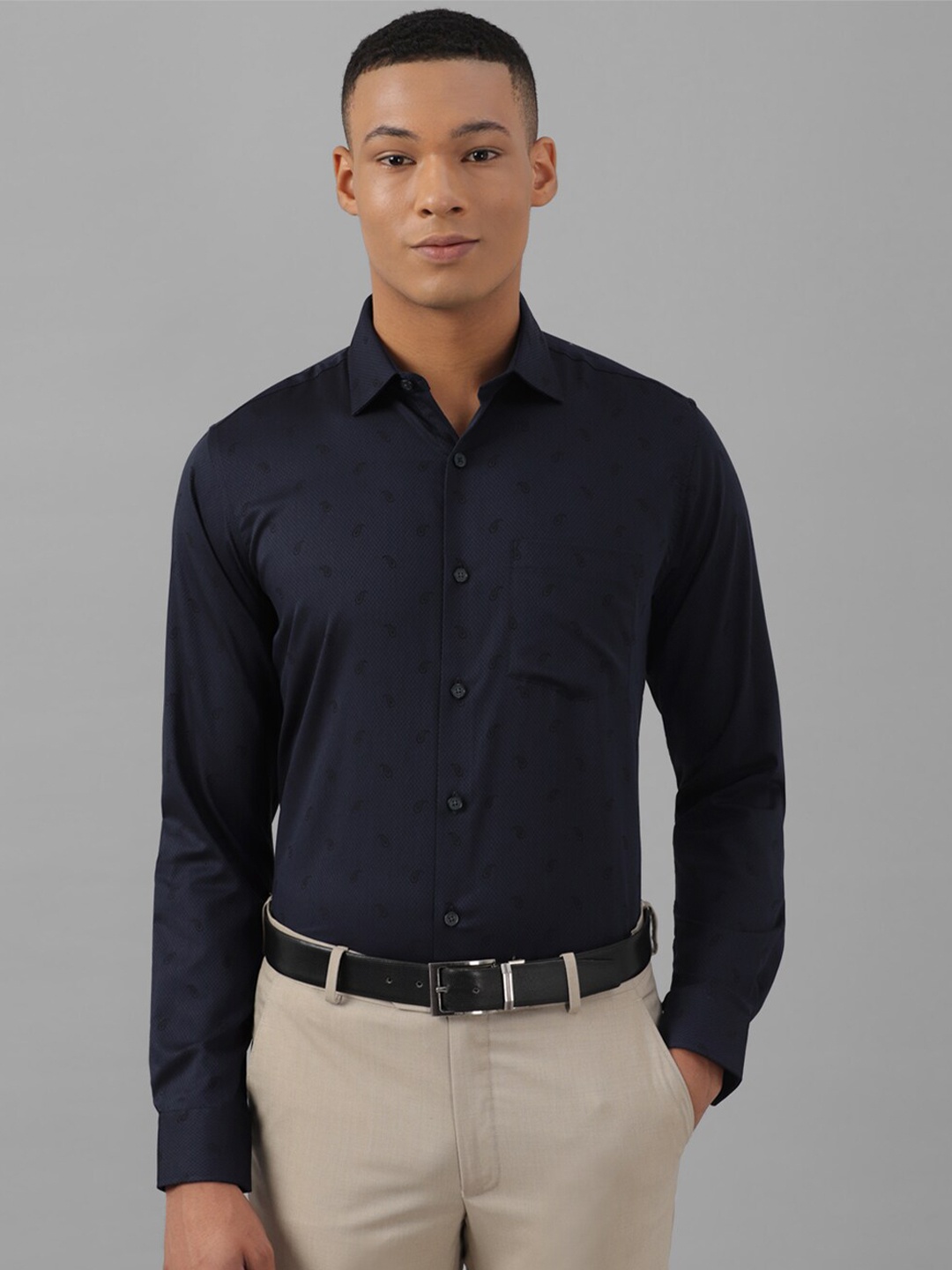 

Allen Solly Slim Fit Paisley Printed Pure Cotton Formal Shirt, Navy blue