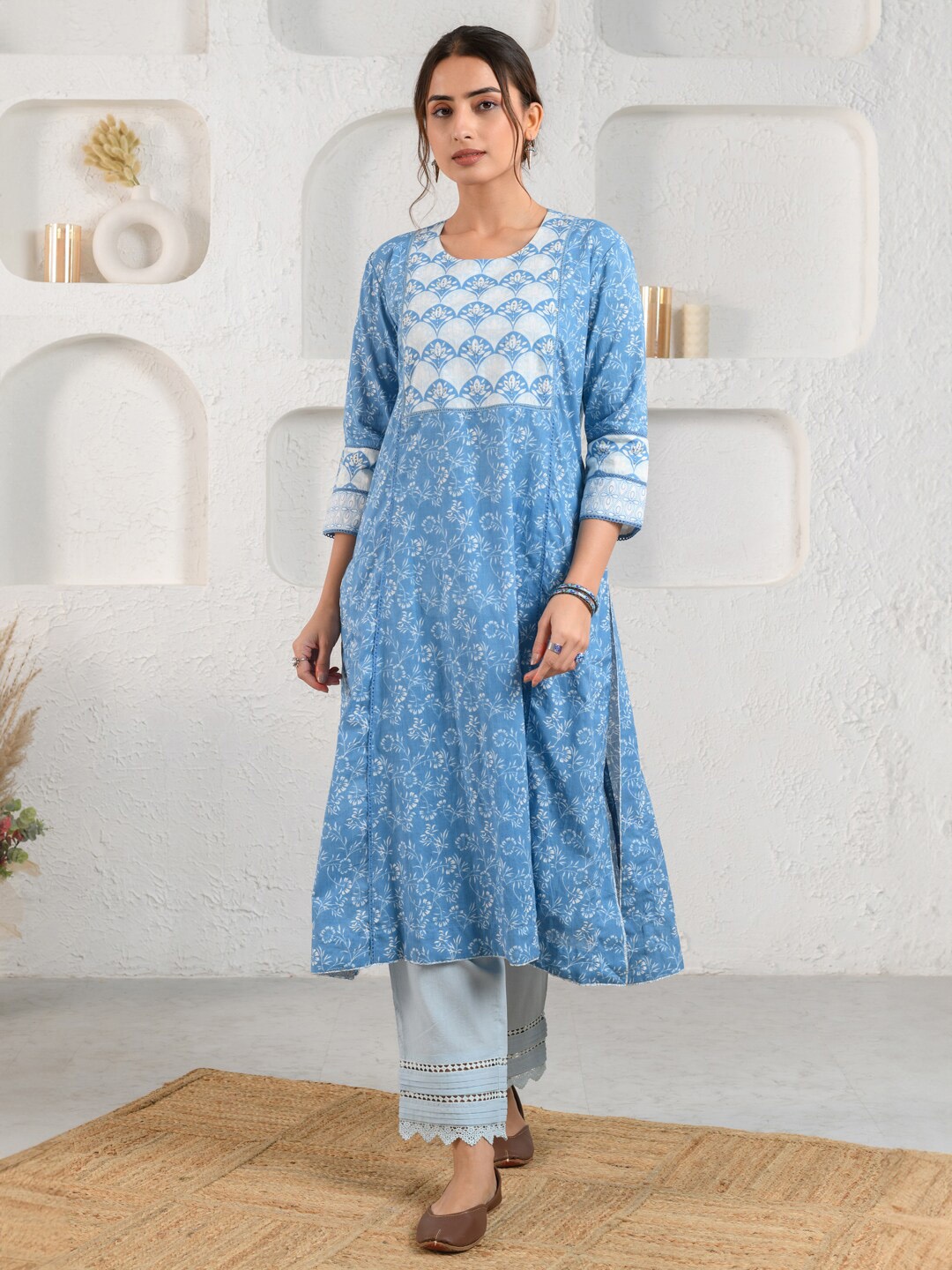 

Prakriti Jaipur Floral Printed A-Line Kurta, Blue