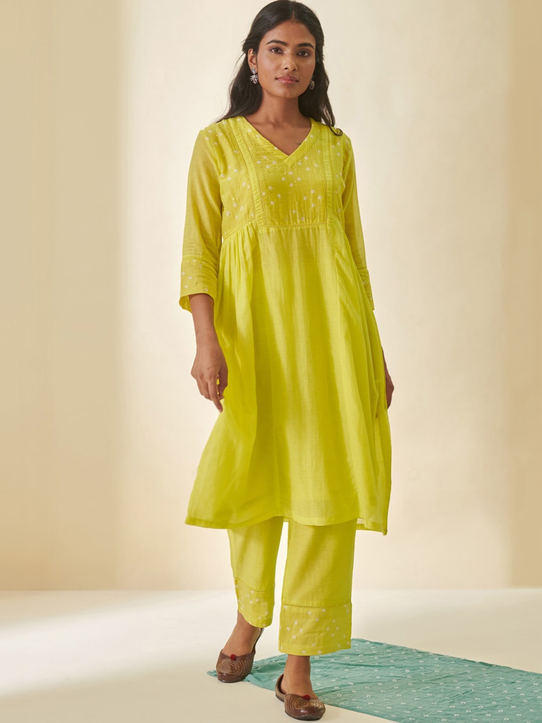 

Prakriti Jaipur Bandhani Cotton Empire A-Line Kurta, Lime green