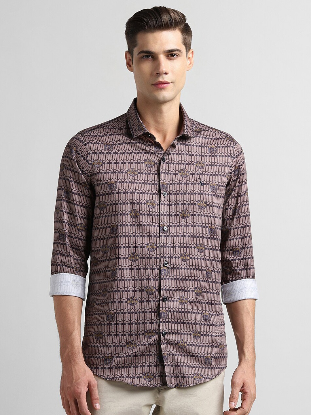

SIMON CARTER LONDON Slim Fit Geometric Printed Pure Cotton Casual Shirt, Purple