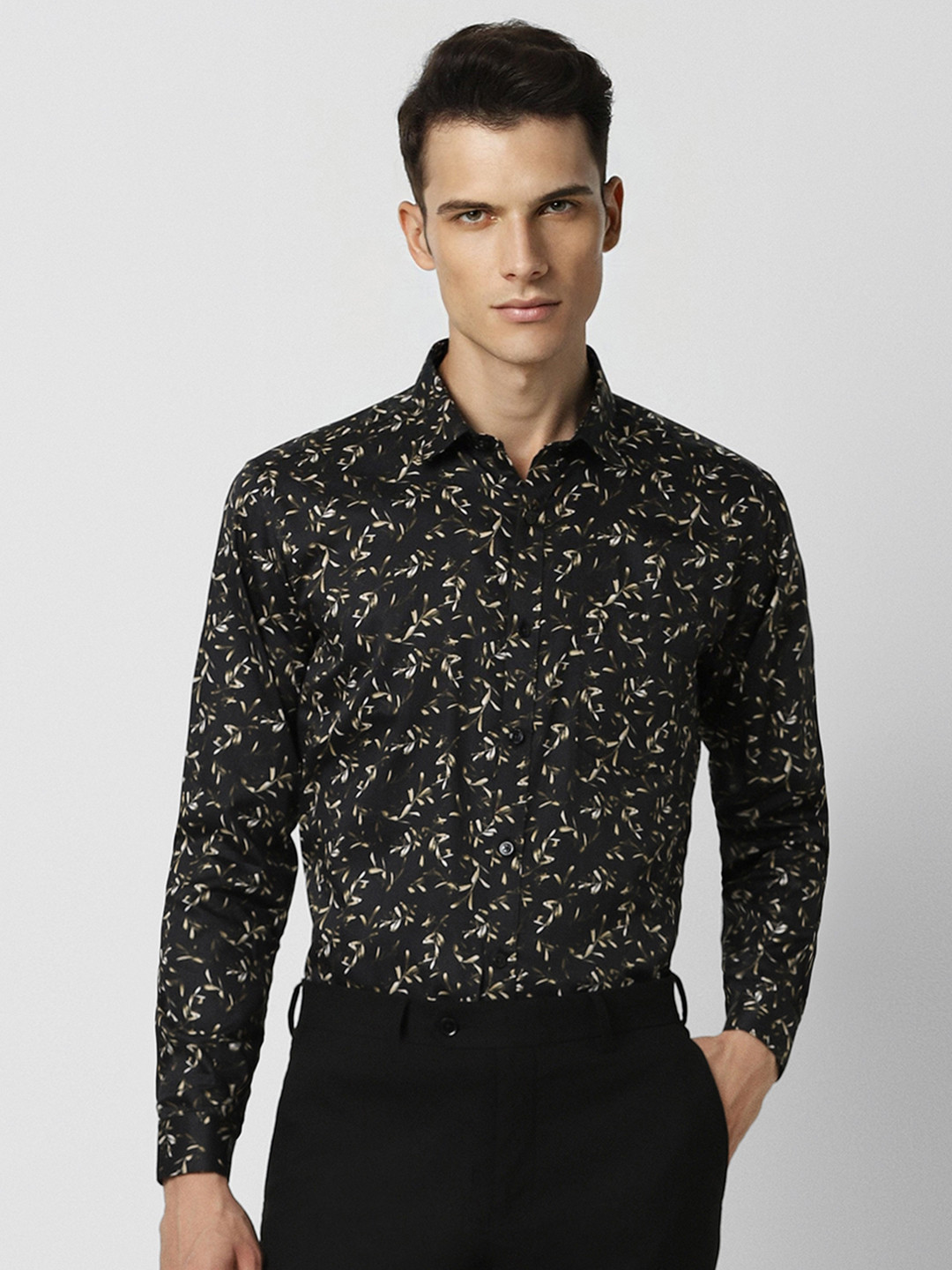 

V Dot Men Black Slim Fit Floral Opaque Printed Party Shirt