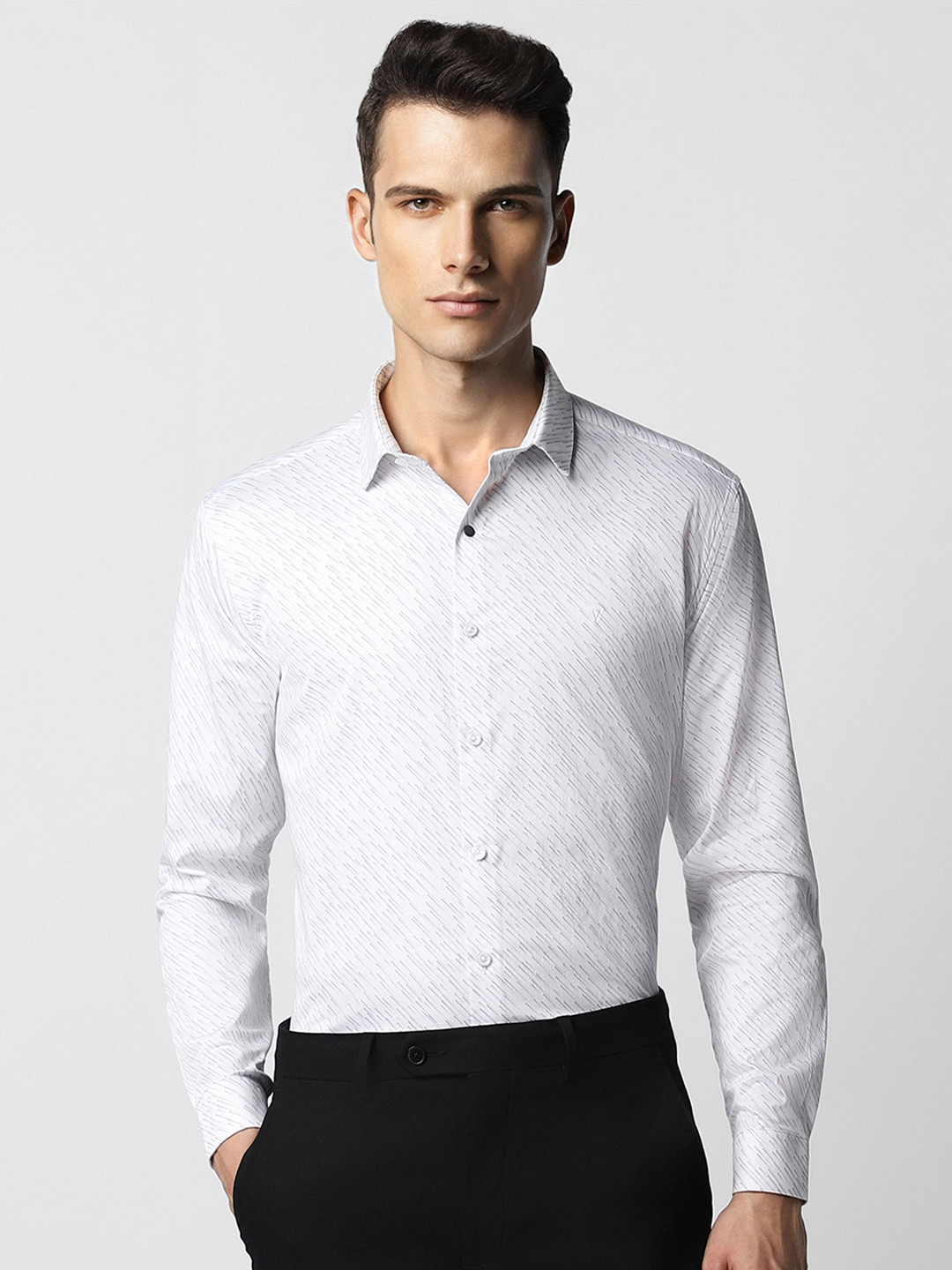 

V Dot Men White Slim Fit Floral Opaque Printed Party Shirt