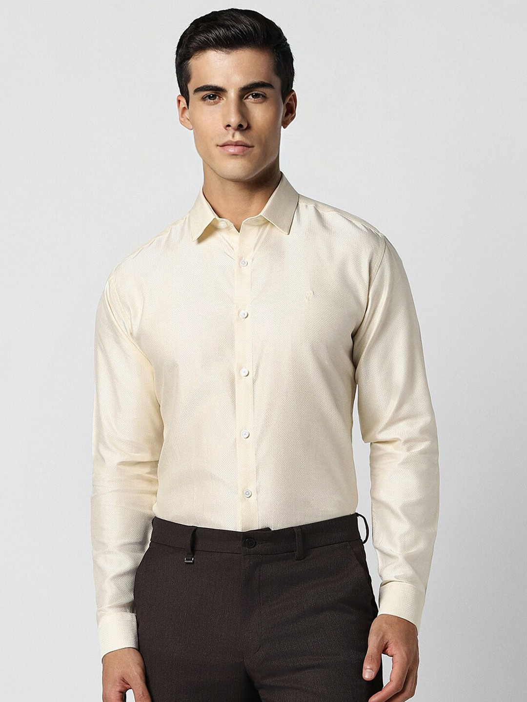 

V Dot Slim Fit Self Design Party Shirt, Cream