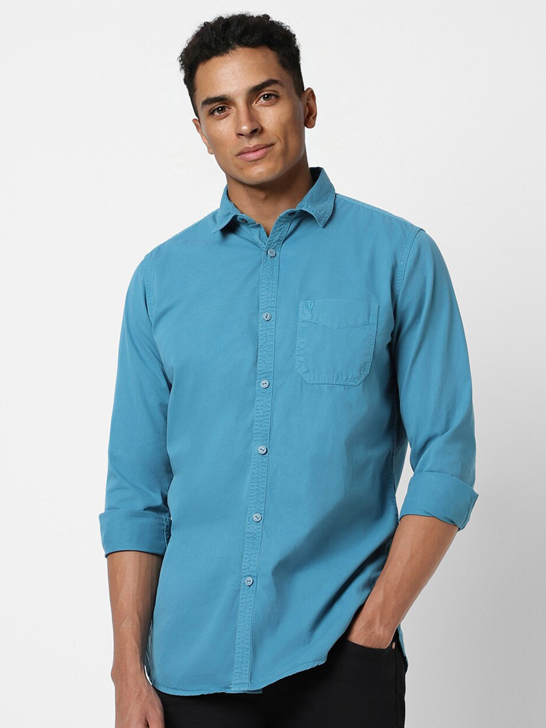 

VAN HEUSEN DENIM LABS Slim Fit Spread Collar Pure Cotton Casual Shirt, Blue