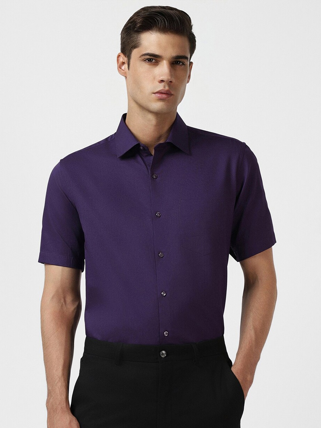 

Van Heusen Opaque Pure Cotton Formal Shirt, Purple