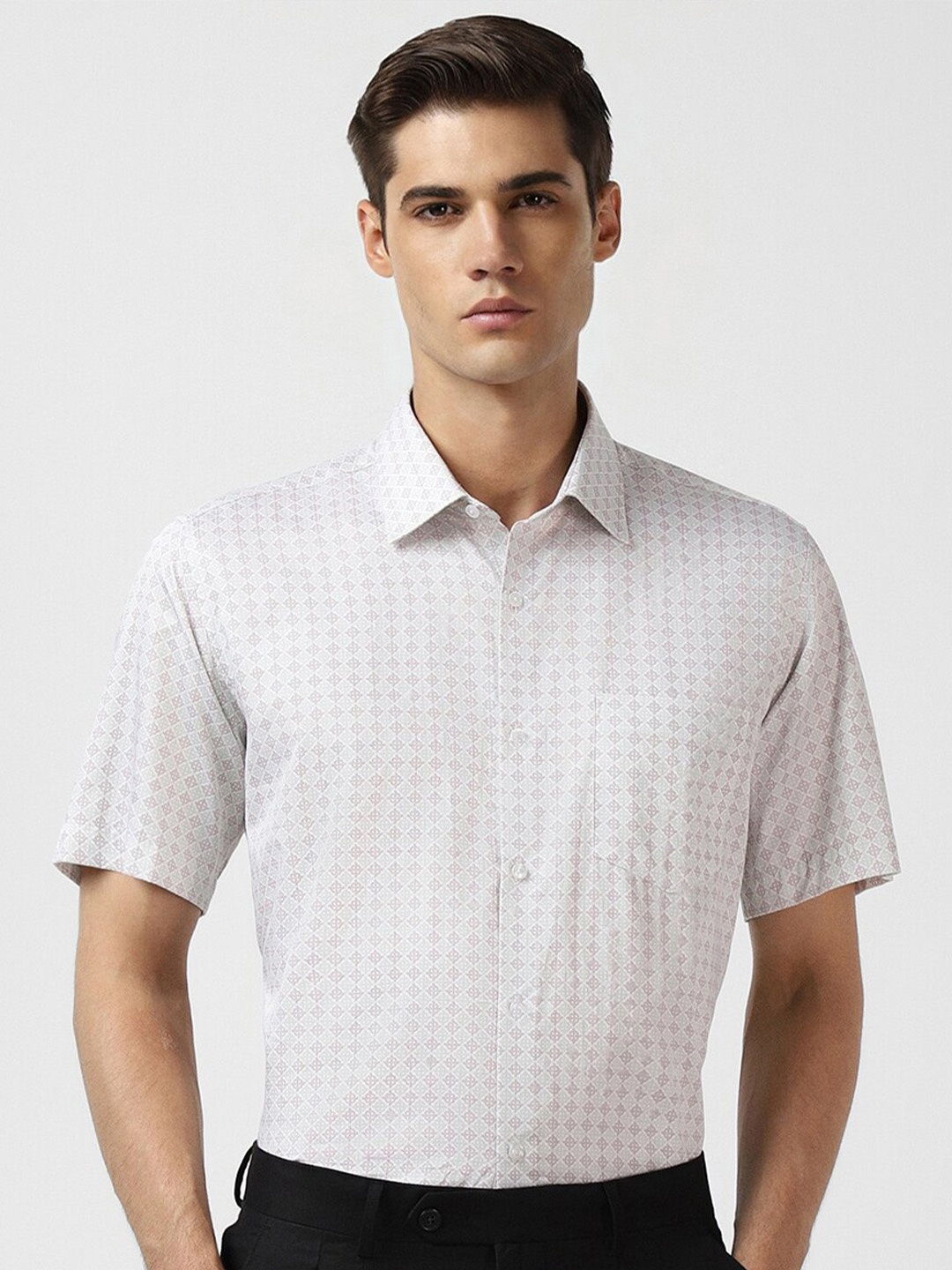

Van Heusen Geometric Printed Pure Cotton Party Shirt, White