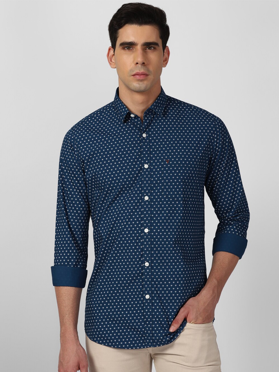 

Van Heusen Sport Slim Fit Micro Ditsy Printed Spread Collar Pure Cotton Casual Shirt, Blue