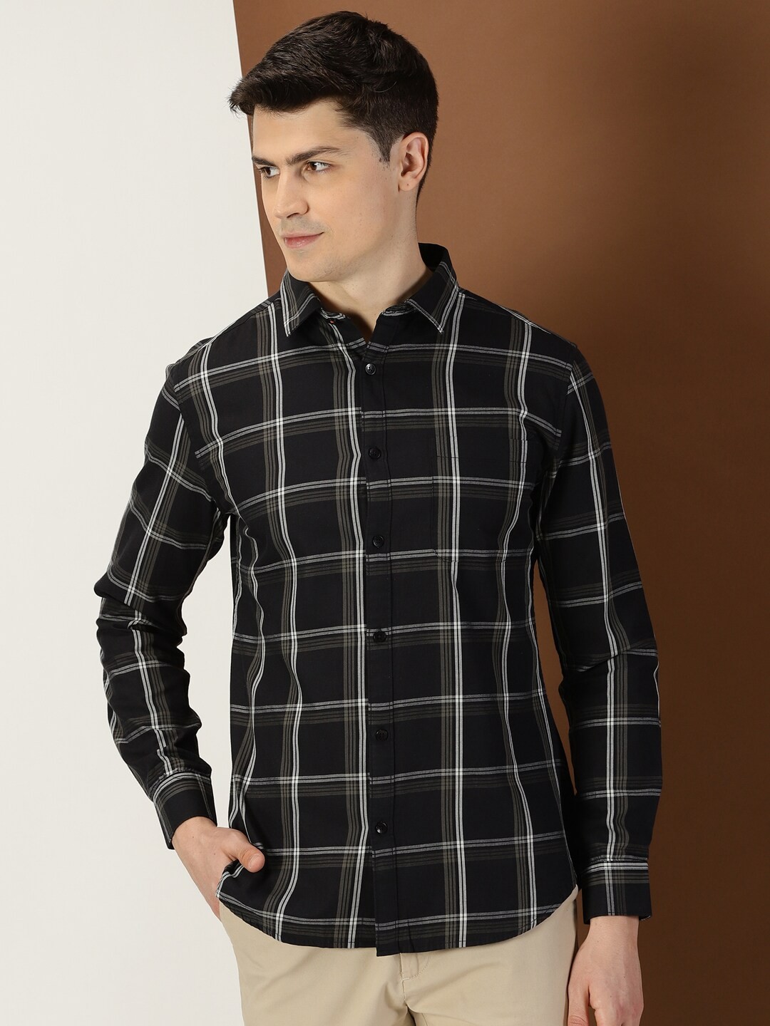 

INVICTUS Original Slim Fit Tartan Checked Spread Collar Casual Pure Cotton Shirt, Black