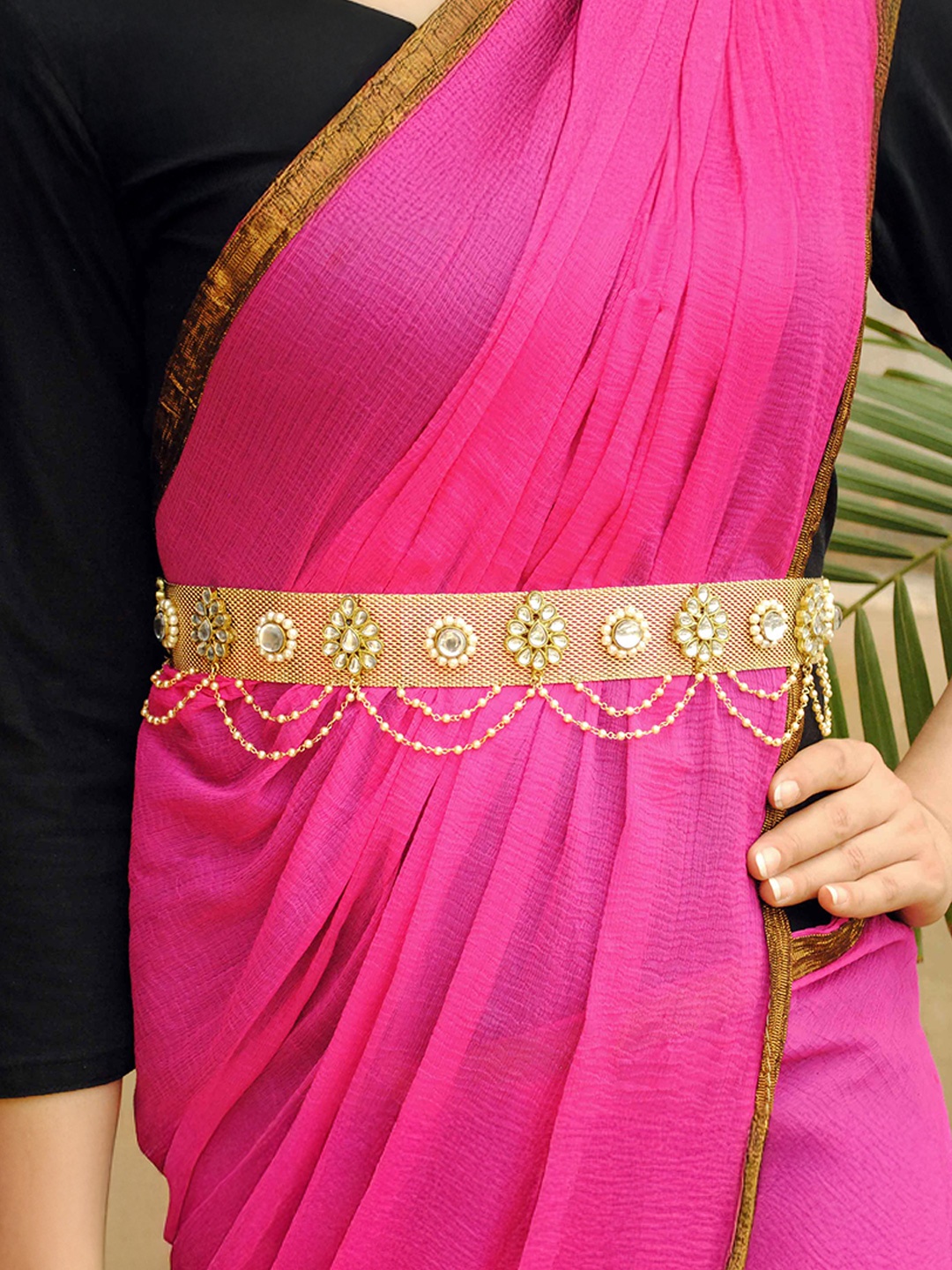 

BeAbhika Kundan & Mesh Kamarbandh, Gold