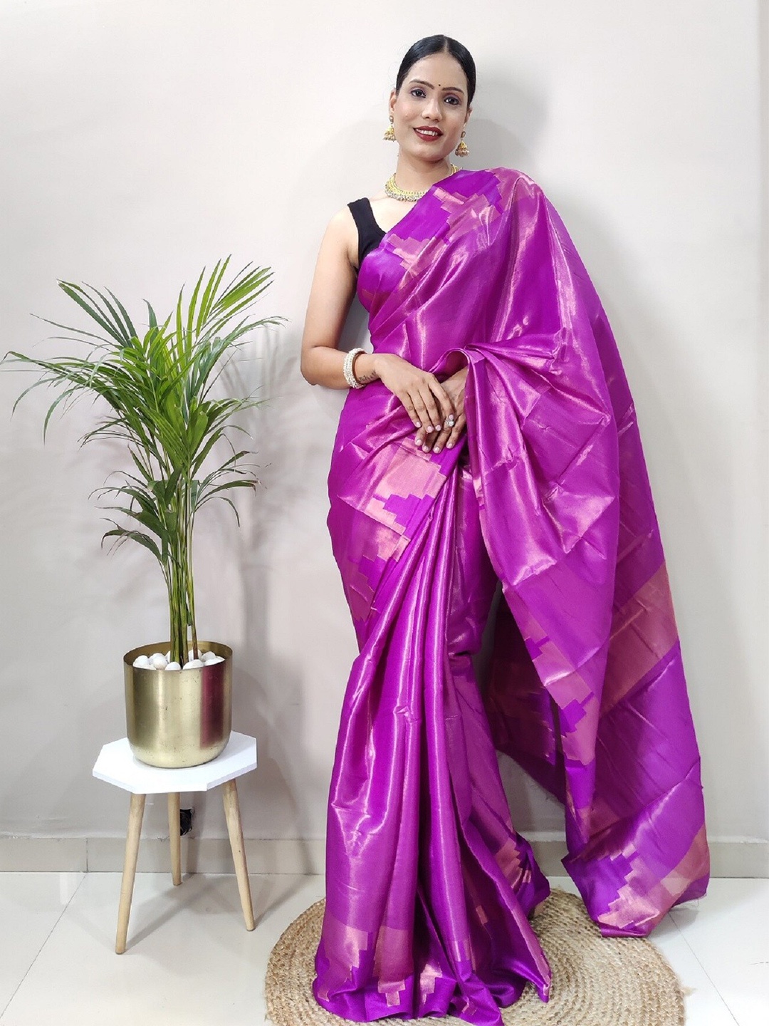 

APNISHA Zari Pure Silk Banarasi Saree, Lavender