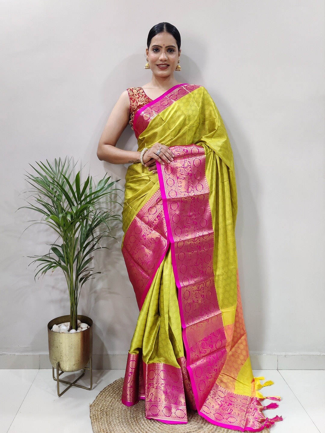 

APNISHA Ethnic Motifs Woven Design Zari Pure Silk Banarasi Saree, Yellow