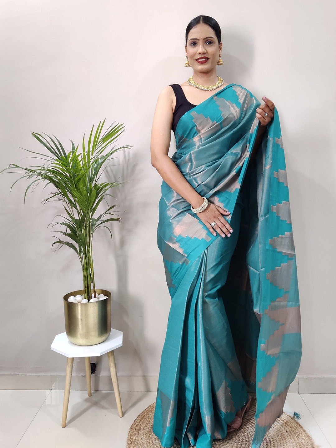 

APNISHA Ethnic Motifs Woven Design Zari Pure Silk Banarasi Saree, Blue