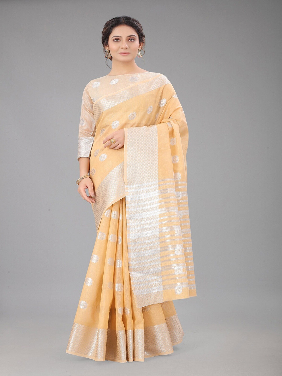 

APNISHA Floral Woven Design Zari Silk Cotton Banarasi Saree, Peach