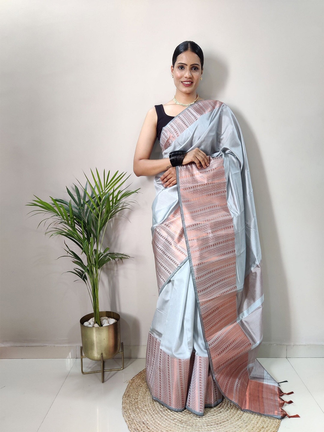 

APNISHA Woven Design Border Zari Pure Silk Jacquard Banarasi Saree, Grey