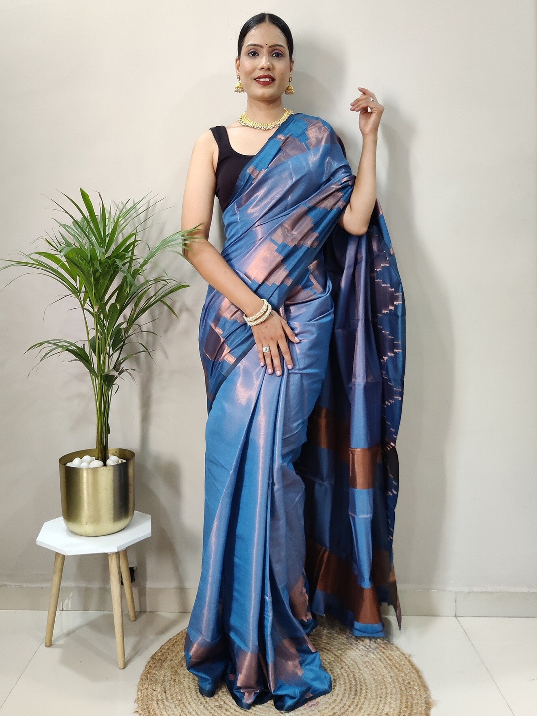 

APNISHA Woven Design Zari Pure Silk Banarasi Saree, Turquoise blue