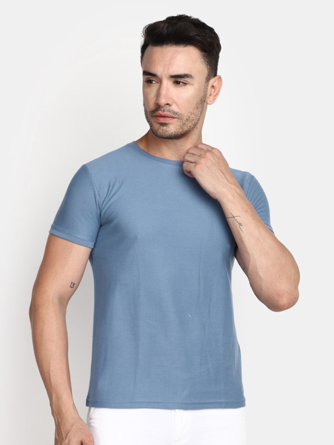 

V-Mart Self Designed Slim Fit Cotton T-shirt, Blue
