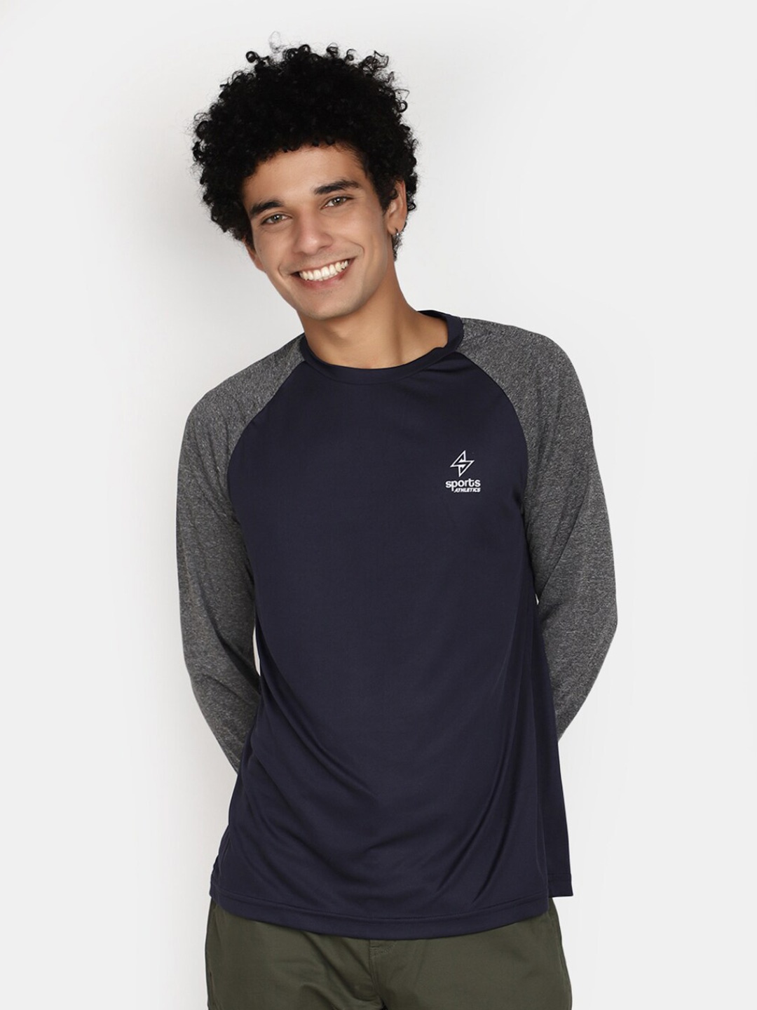

V-Mart Colourblocked Raglan Sleeves Slim Fit T-shirt, Blue