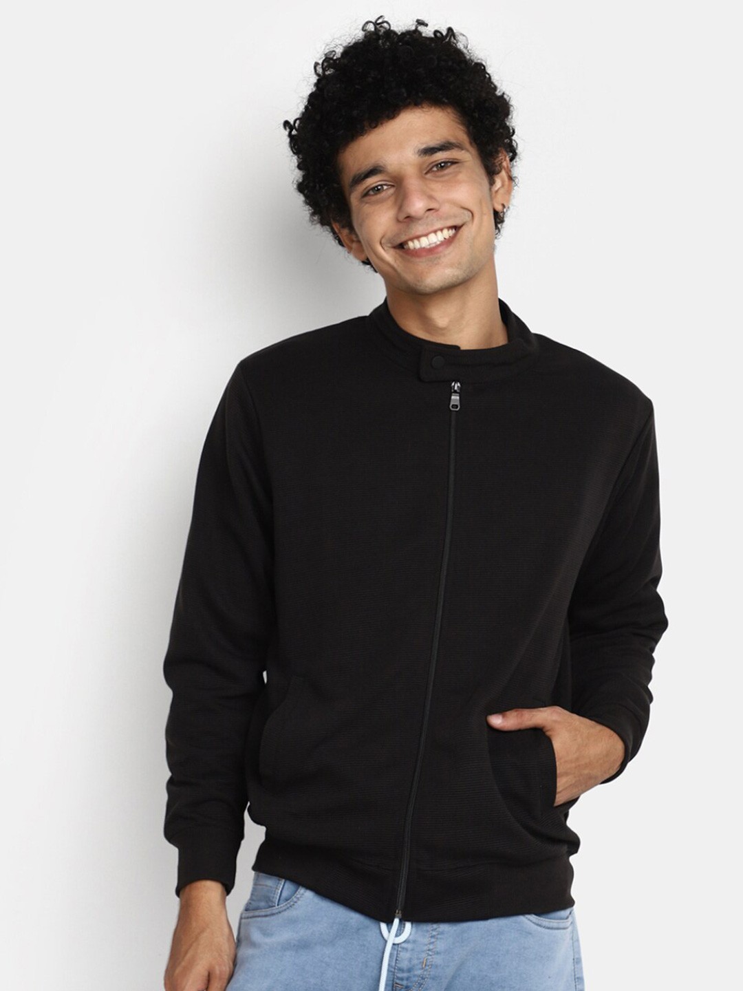 

V-Mart Mock Collar Sweatshirt, Black