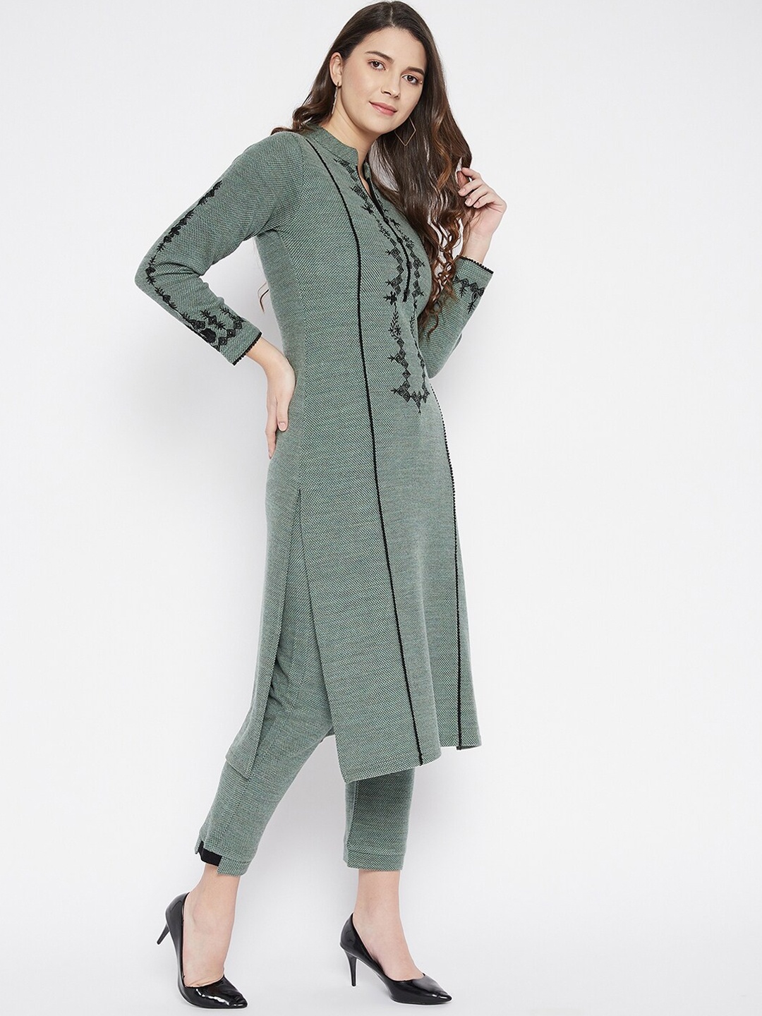 

Zigo Winter Wear Ethnic Motifs Yoke Design Regular Thread Work Knitted Kurta with Trousers, Green