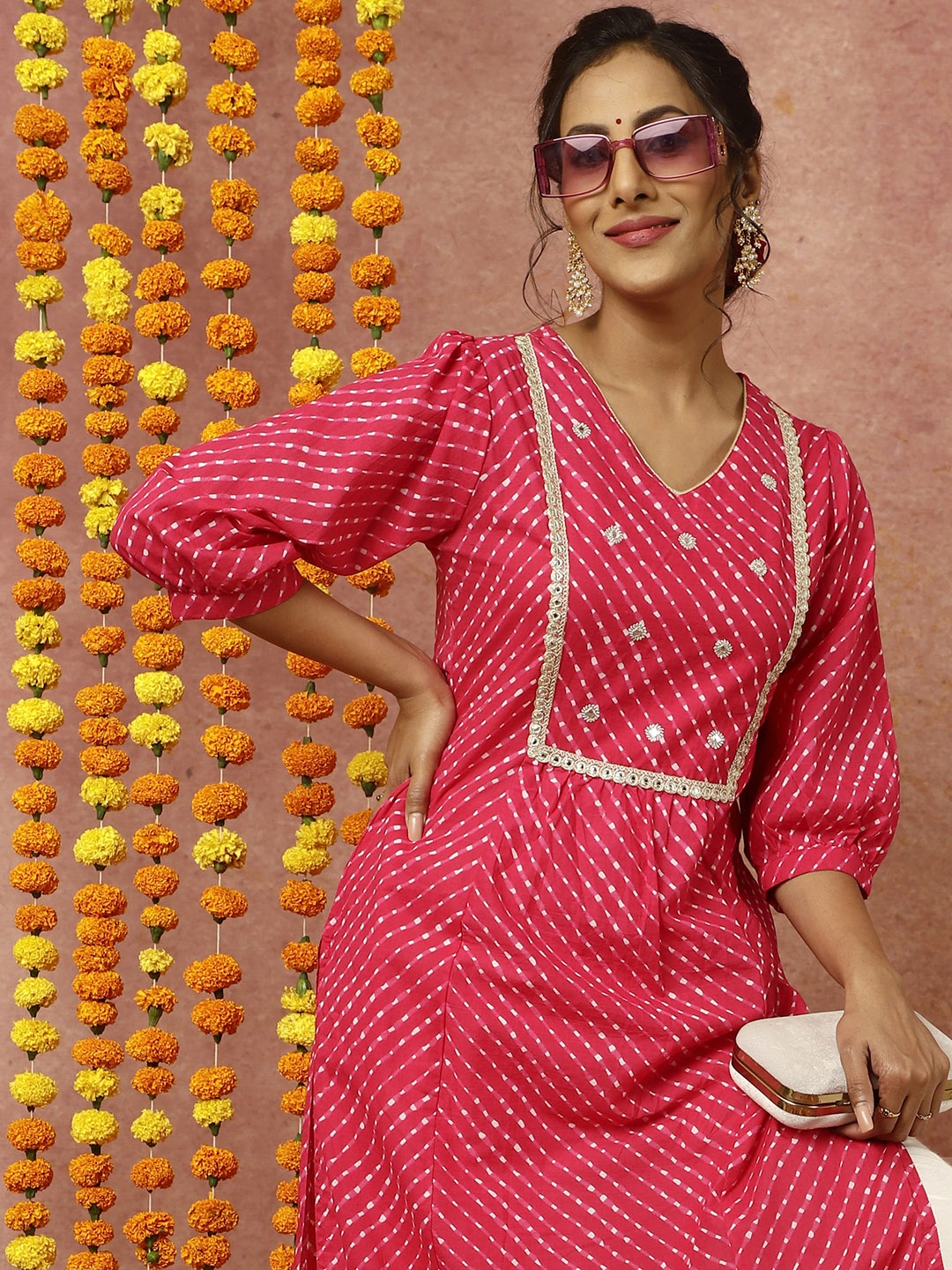 

Jaipur Kurti Fuchsia Geometric Printed Puffed Sleeves Zardozi Embroidered Cotton Kurta