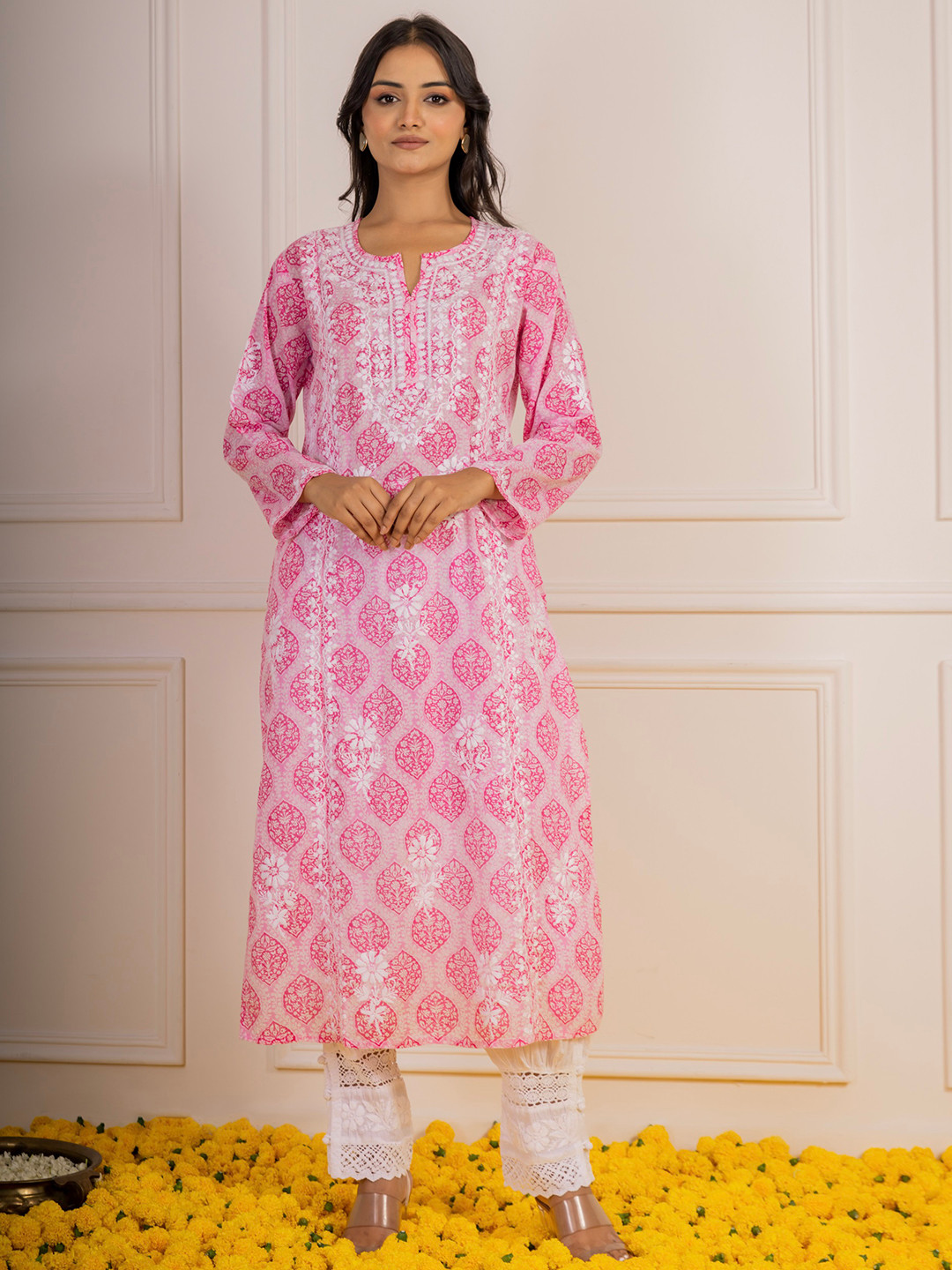 

HOUSE OF KARI Ethnic Motifs Embroidered Round Neck Chikankari Cotton Kurta, Pink