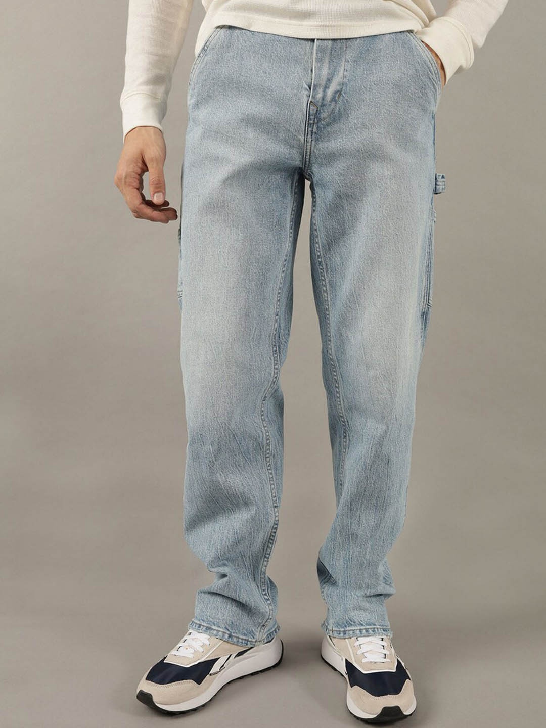 

AMERICAN EAGLE OUTFITTERS Men Mid Rise Clean Look Heavy Fade Cotton Jeans, Blue