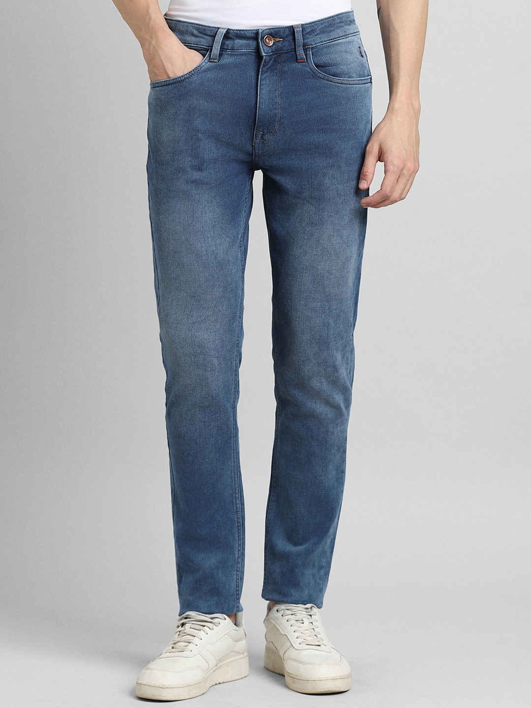 

SIMON CARTER LONDON Men Blue Slim Fit Light Fade Cotton Jeans