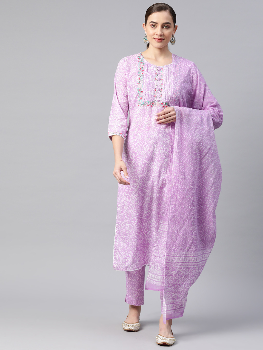 

Readiprint Fashions Floral Printed Regular Thread Work Pure Cotton Kurta Set, Purple