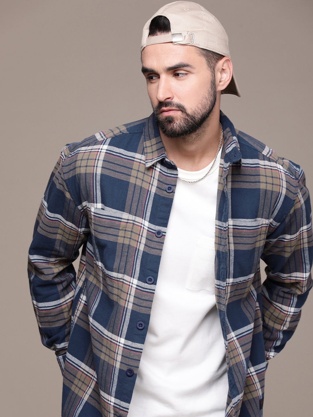 

Roadster Men Navy Blue Tartan Checks Opaque Checked Casual Shirt