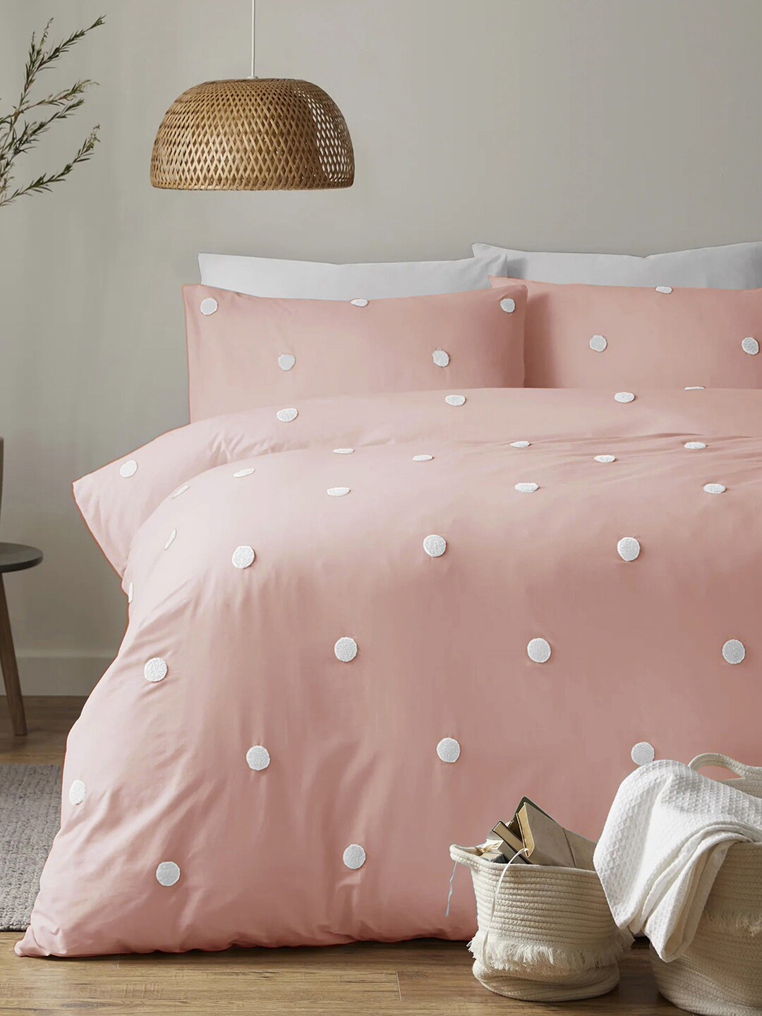 

THE WHITE MOSS Coral Pink Heavy Winter 300 GSM Double Bed Comforter With 2 Pillow Covers