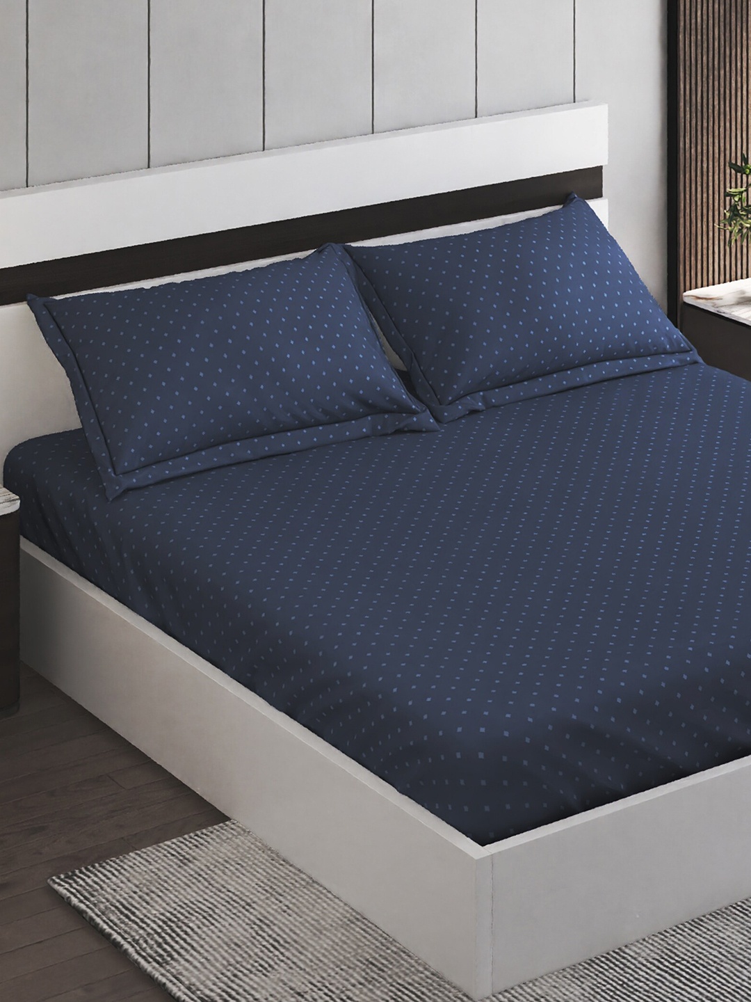 

Home Centre Blue Striped Cotton 150 TC King Bedsheet With 2 Pillow Covers