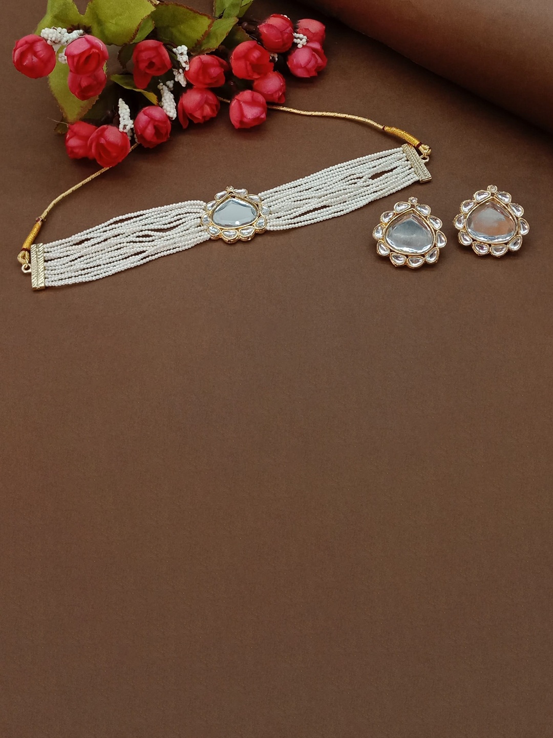 

AASHISH IMITATION Gold-Plated Kundan-Studded & Beaded Jewellery Set