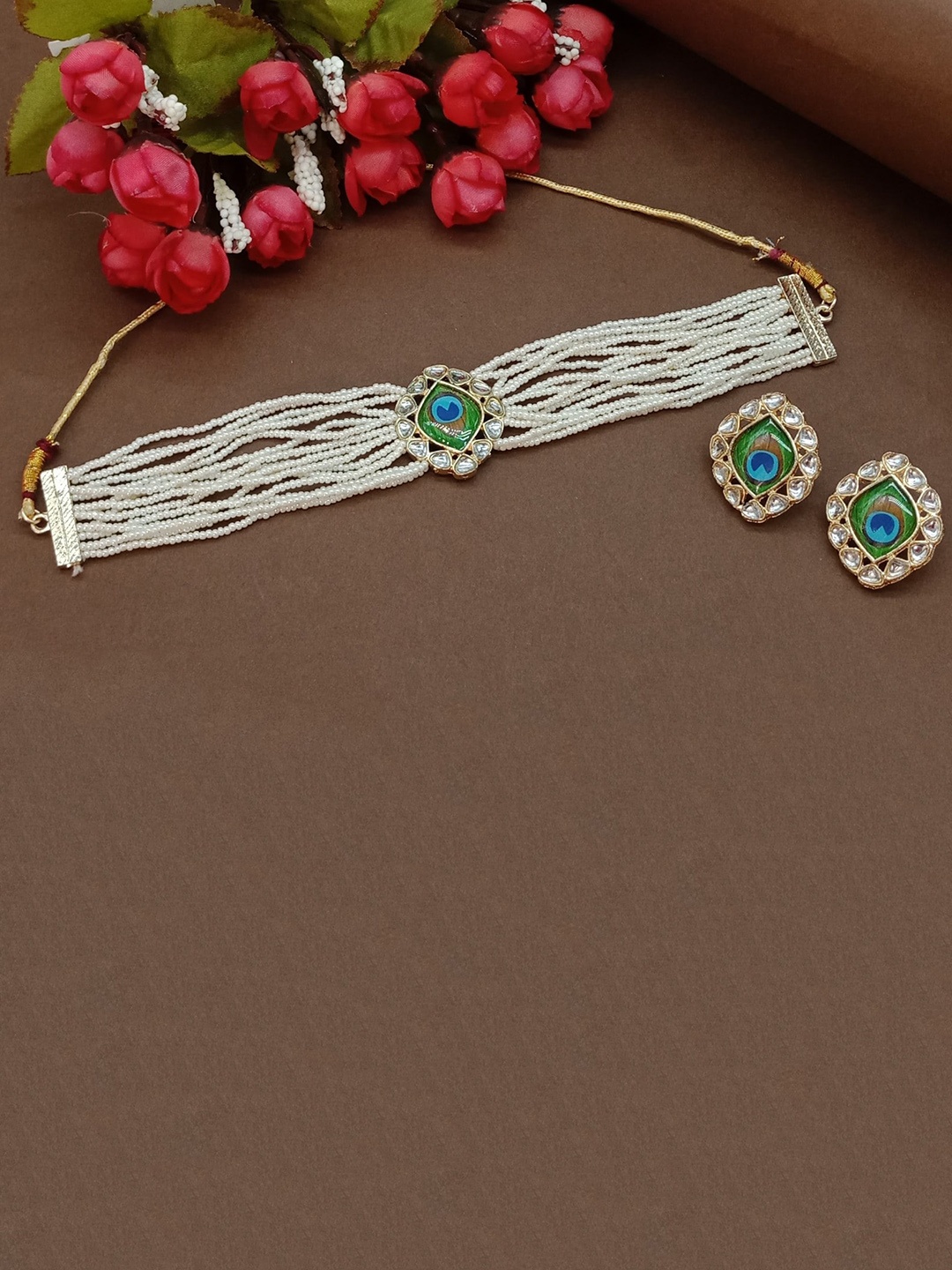 

AASHISH IMITATION Gold-Plated Kundan-Studded & Beaded Jewellery Set