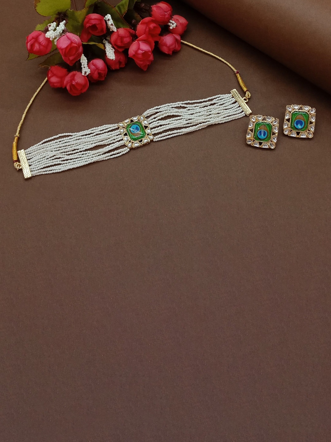 

AASHISH IMITATION Gold-Plated Kundan-Studded & Beaded Jewellery Set