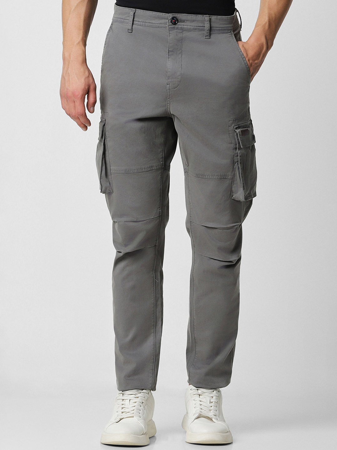 

Van Heusen Sport Men Cargos Trousers, Grey