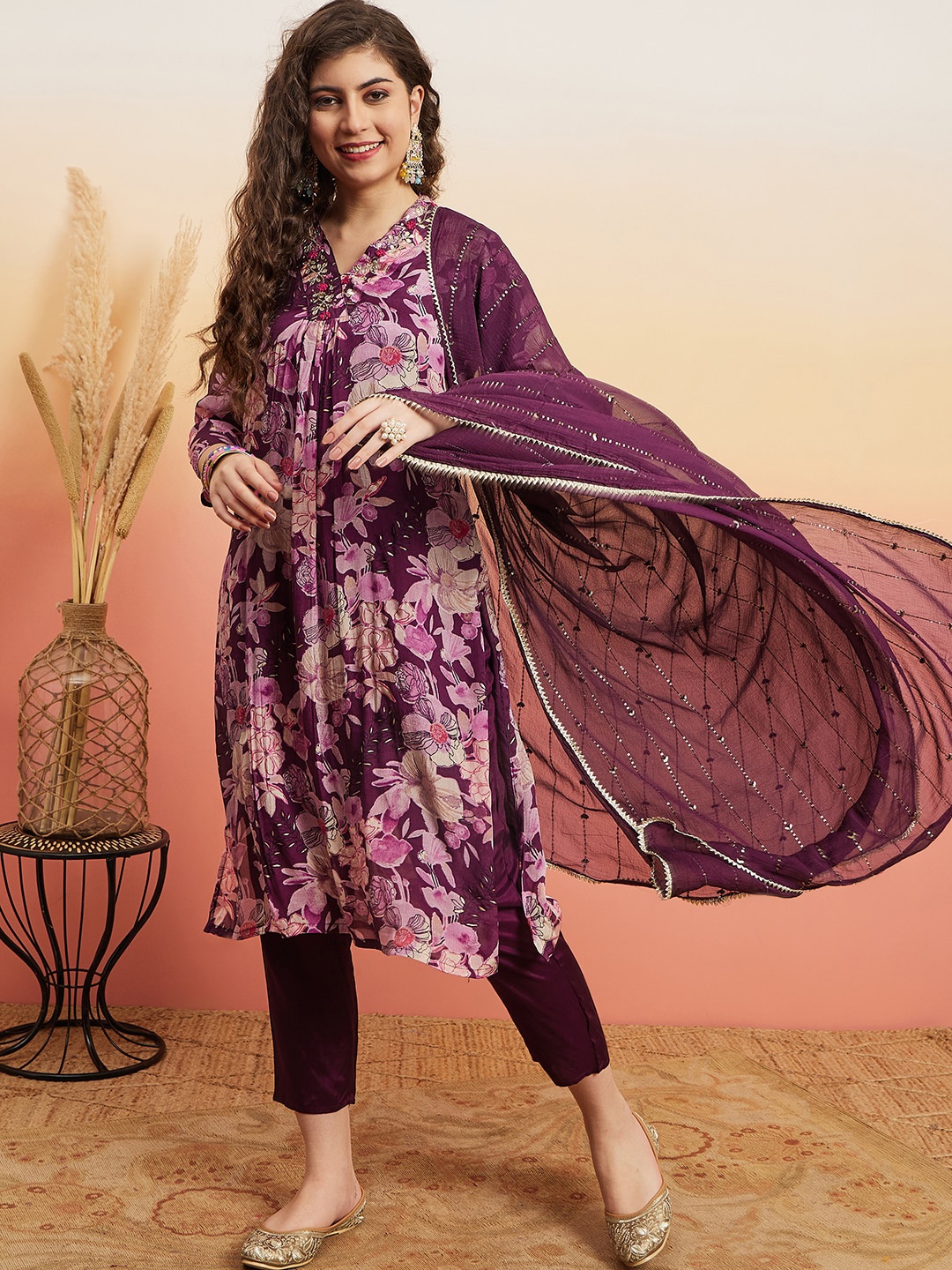 

Sangria Floral Printed V-Neck Straight Gotta Patti Kurta Set With Dupatta, Burgundy