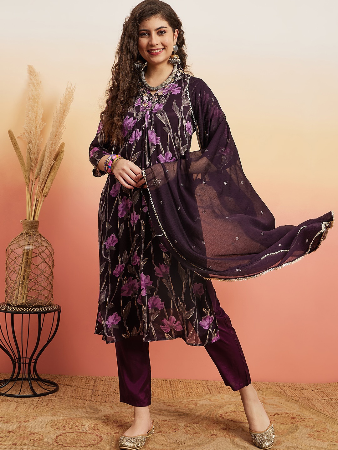 

Sangria Floral Printed V-Neck Straight Gotta Patti Kurta Set With Dupatta, Burgundy