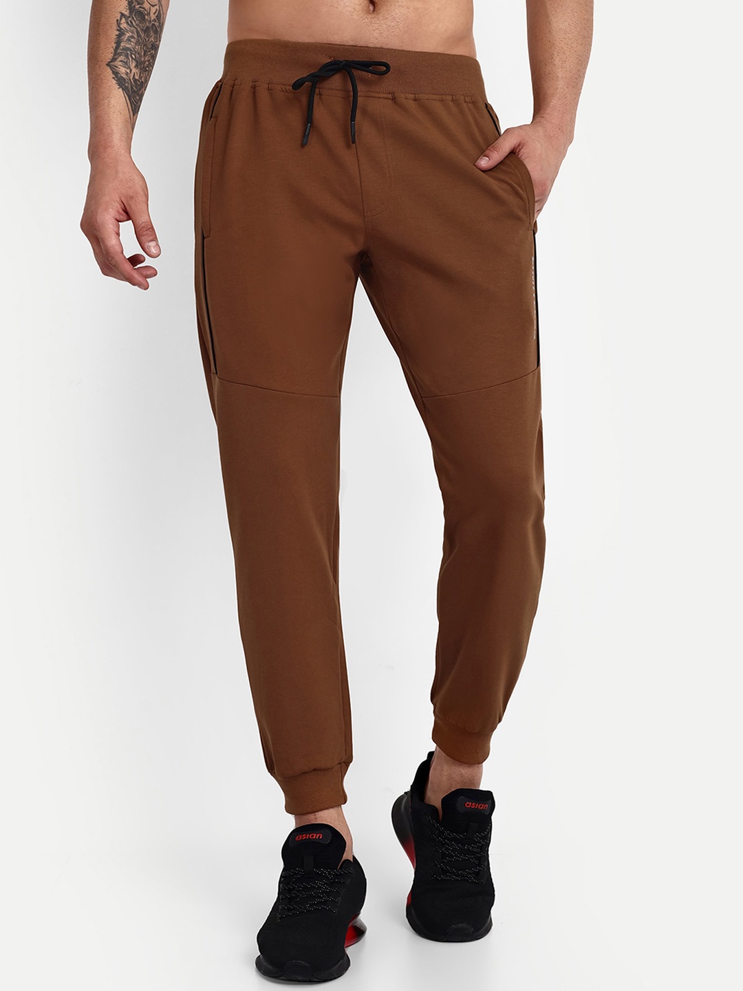

REPRISE Men Regular Fit Mid Rise Joggers, Tan