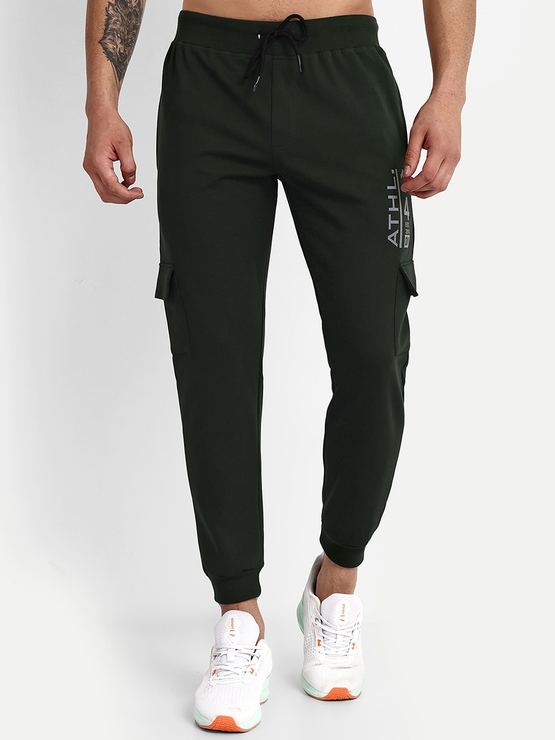 

REPRISE Men Regular Fit Mid Rise Joggers, Green